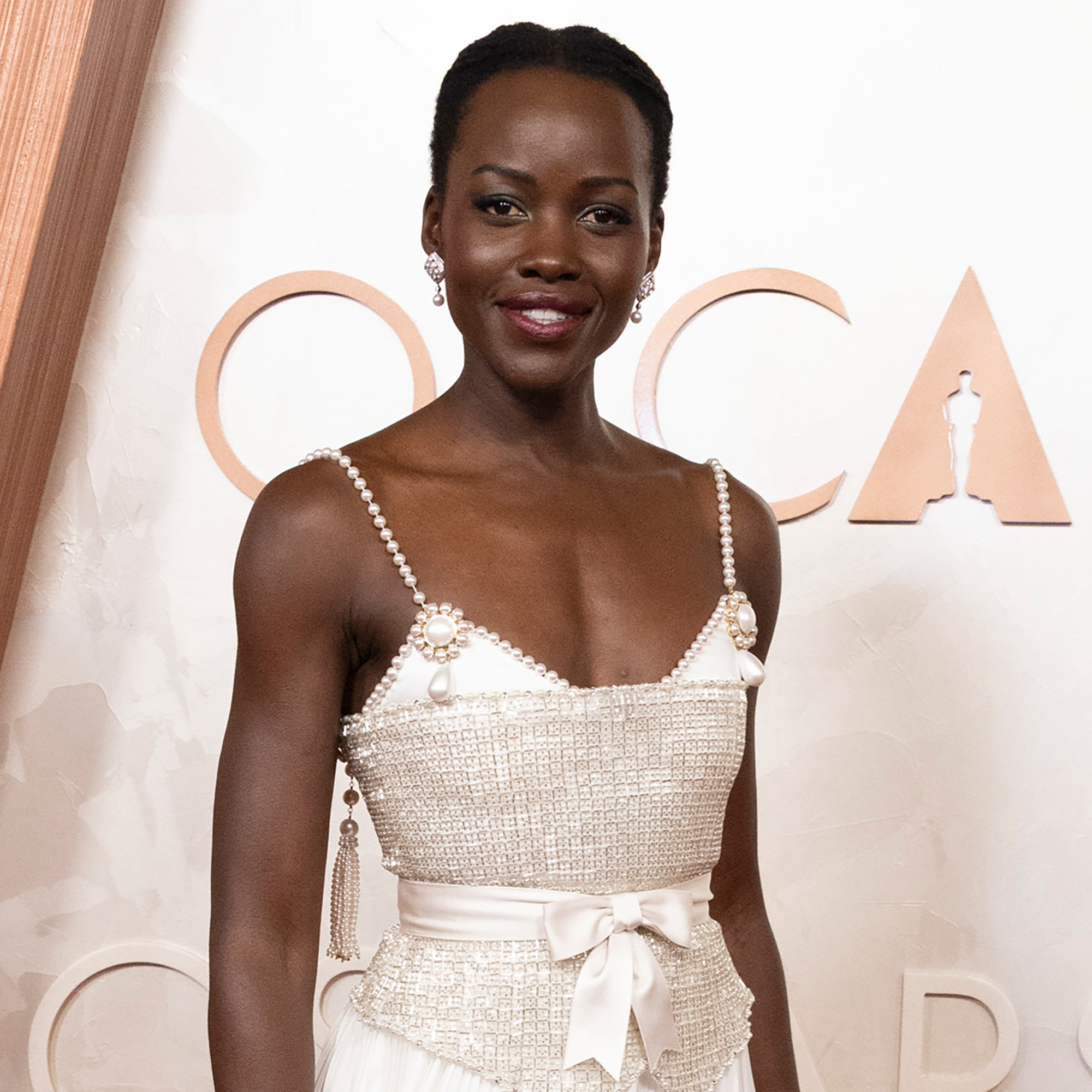 BeyondTheCeremony RedCarpetCarousel LupitaNYongo